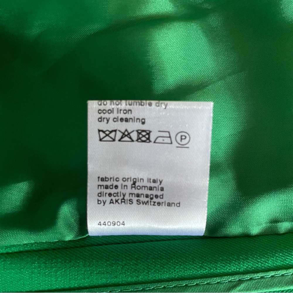 Akris Punto Emerald Wool Statement Blazer – Size 12 – Luxury Collector Piece - Picture 10 of 10